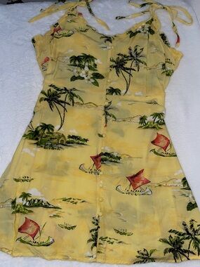 Forever 21 Yellow Tropical Floral Tie-Shoulder Dress.  Size XL.  EUC.